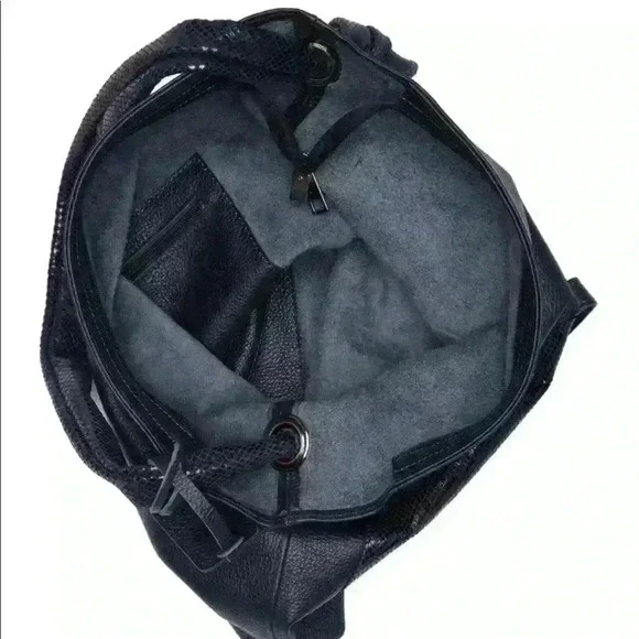 Persaman Snake Embossed Shoulder Bag - Picture 4 of 9